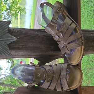 Groundhog Berg Pale Green Leather Velcro Closure Comfort Sandal